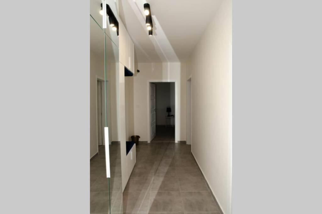 Super Luxurious & Spacious Designer Apartment. Stara Zagora Buitenkant foto